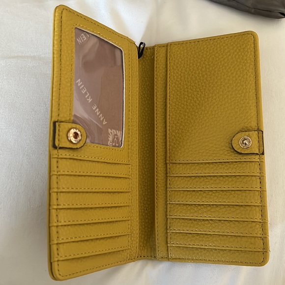 Wallet - Picture 2 of 2